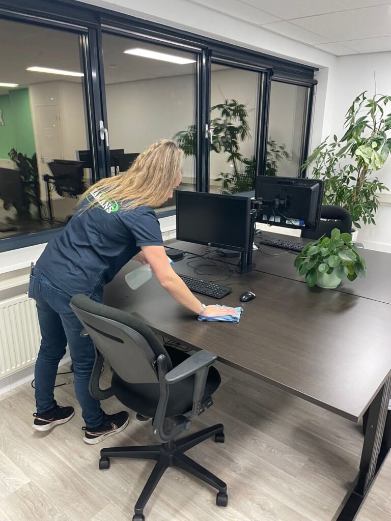 Professionele schoonmaak voor bedrijven in Heerhugowaard