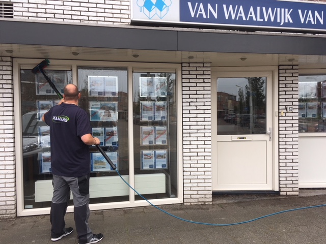 Glasbewassing in Heerhugowaard en omgeving.