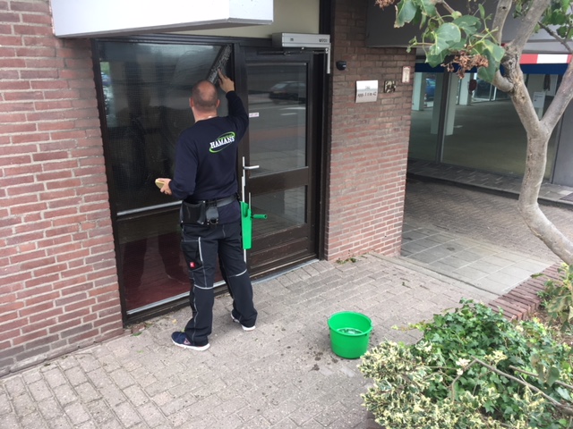 Glasbewassing in Heerhugowaard en omgeving.